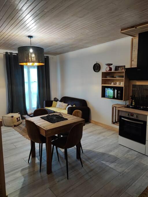 Appartement Chez Marie Et Aymeric 바쥬 외부 사진