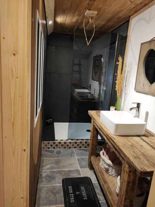 Appartement Chez Marie Et Aymeric 바쥬 외부 사진